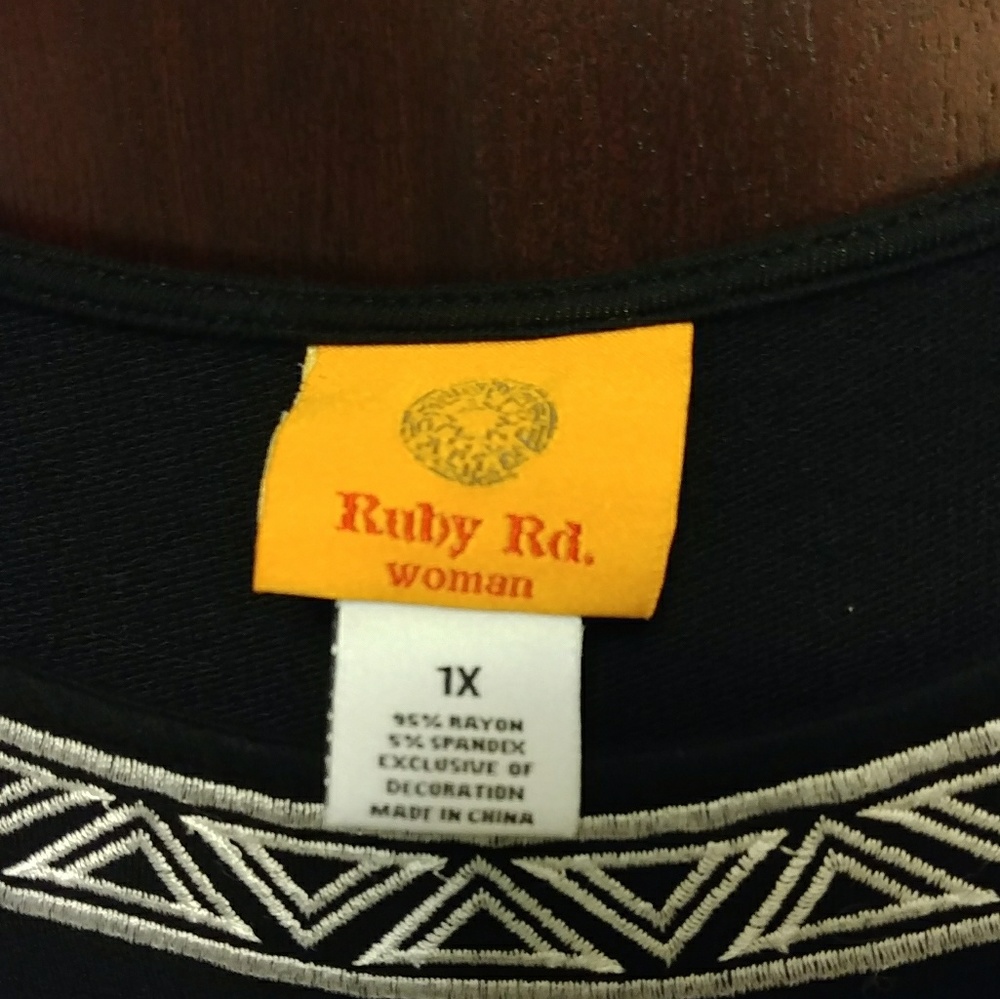 Ruby Rd Top - Picture 2 of 5
